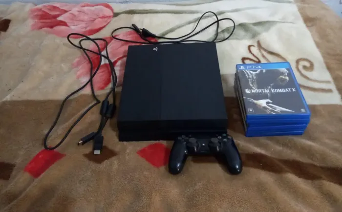 PlayStation 4 500GB + Jogos (Leia a Descrição)