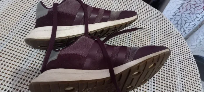 tenis adidas roxo menina tam 36 preto .....há outros modelos e tamanhos zap: *