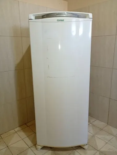 Geladeira Consul facilite.