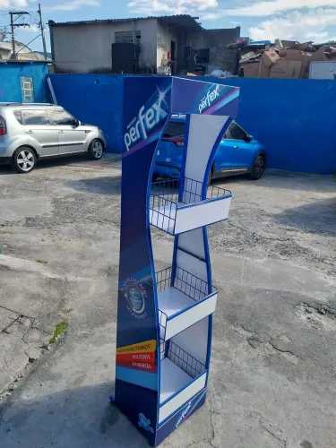 Prateleiras novas