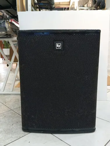 SUBGRAVE ATIVO MARCA :ELECTROVOICE MOD: ELX18 usado