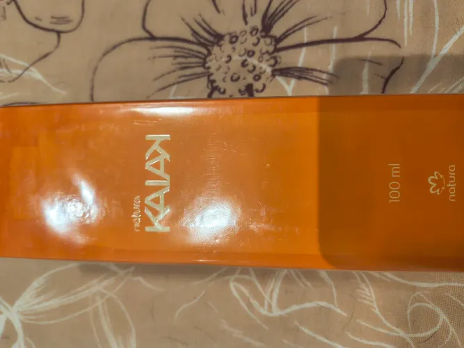 Perfume Kaiak Natura feminino, lacrado e original.
