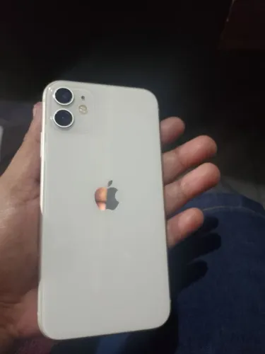 iPhone 11 3 meses de uso novo zero