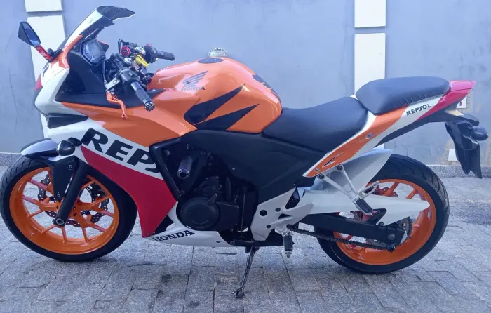 CBR 500R Repsol (plotada/envelopada) com documentação ok