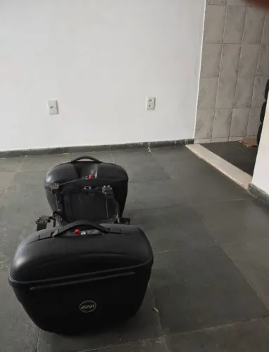 Baús + suportes laterais