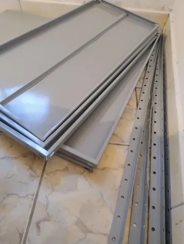 Estante de aço