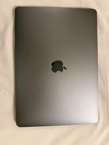 MacBook Pro 2018 i7 16RAM 512GB SSD