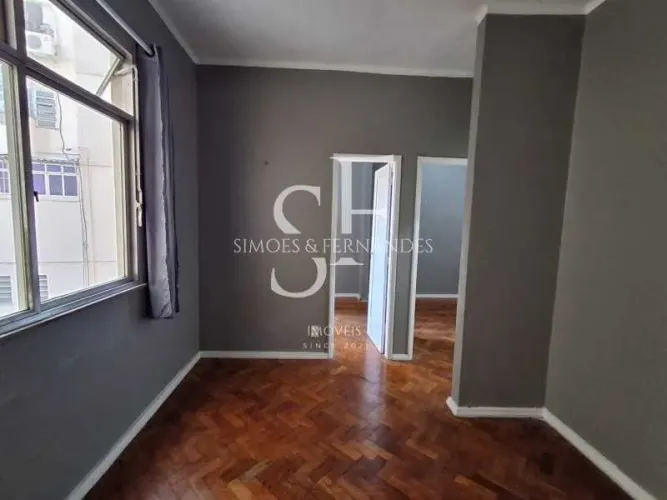 Tijuca - Rua Conde de Bonfim - Apartamento de 1 quarto, sala, banheiro e cozinha.