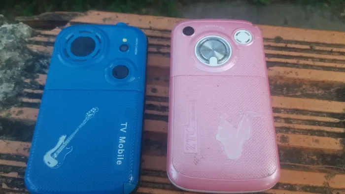 Celular guitarrinha pra peças ou conserto 