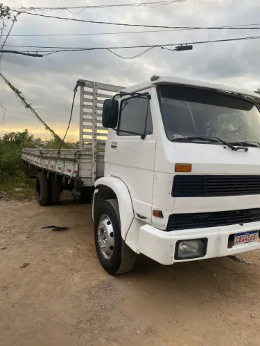Caminhão toco