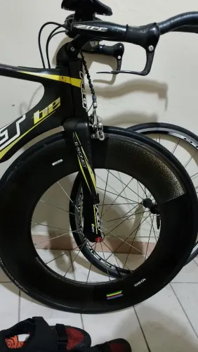 Vende- se bicicleta speed Felt TT 2012 tamanho 54 em fibra de carbono.