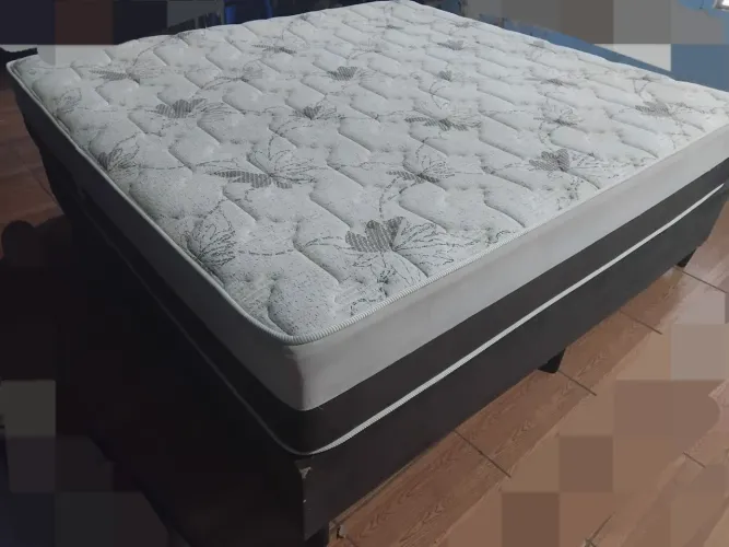 Cama box casal super King usada porém conservada 