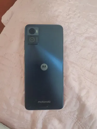Moto E22 - da sinal de carregar mas não liga a tela