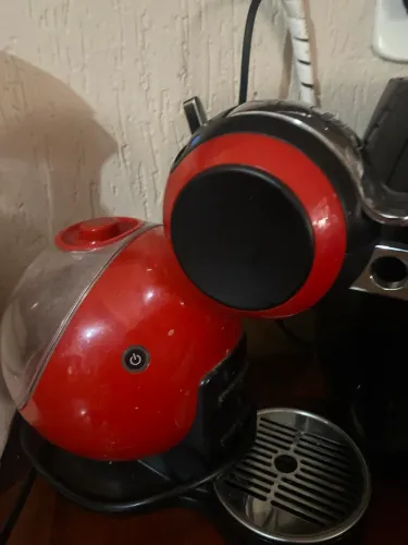 Máquina Cafeteira Nescafé Dolce Gusto
