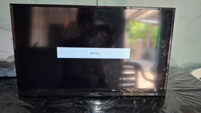 Vende-se essa TV Panasonic de 32 polegadas usada funcionando perfeitamente