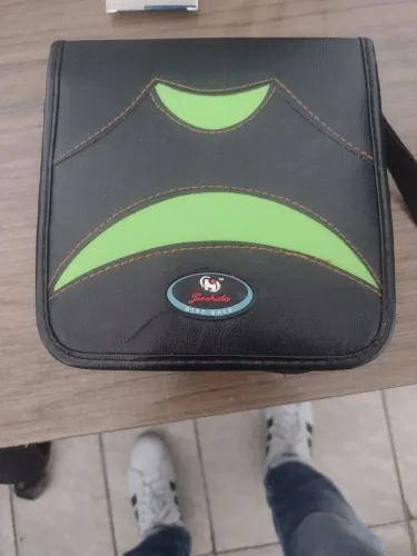Disqueteira de couro para dvds