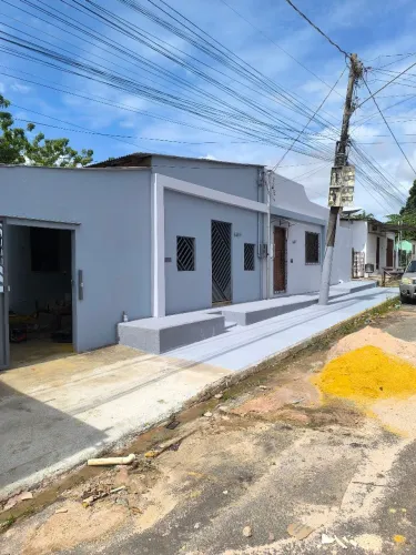 ALUGO casa 2 quartos