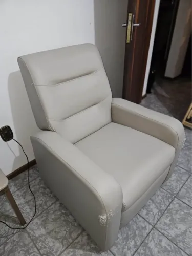 Poltrona Bege de Amamentação