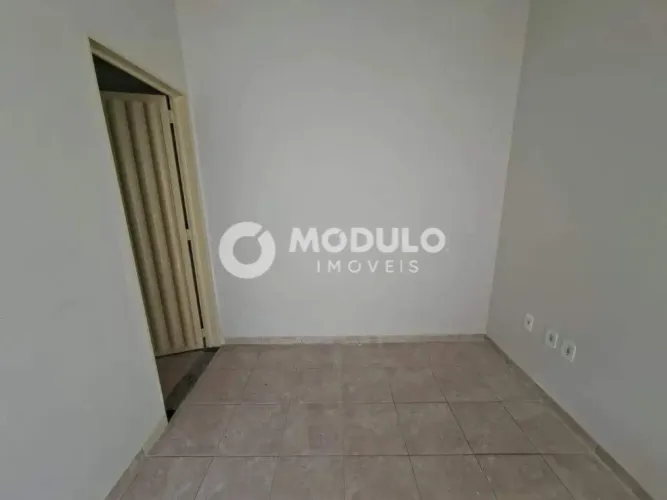 Casa residencial em colônia disponível para locação no bairro Planalto.