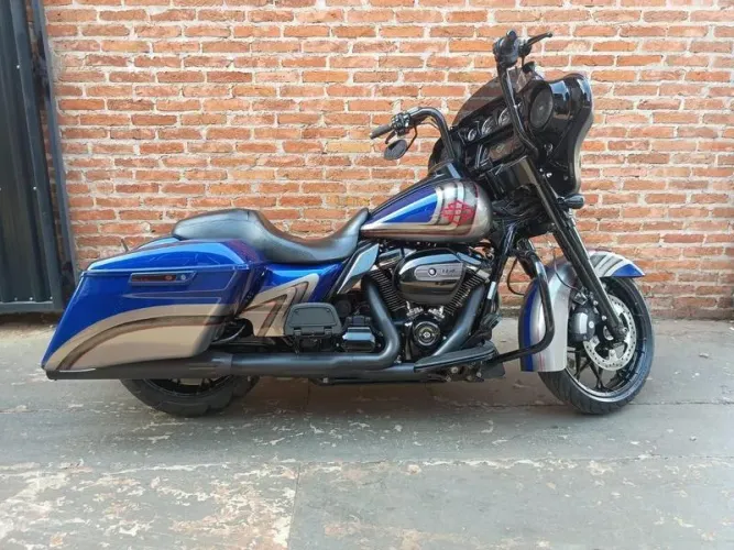 HARLEY-DAVIDSON STREET GLIDE SPECIAL FLHXS 2020
