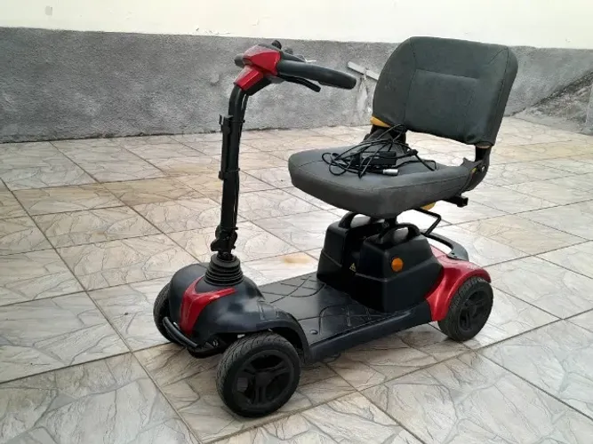 Cadeira de rodas motorizada