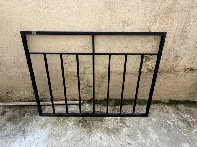 Grade de ferro preta 160 X 115 cm
