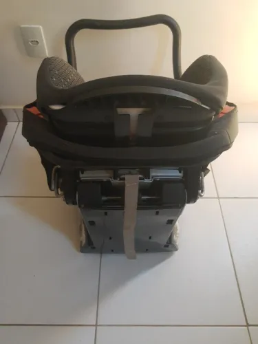 Cadeira para carro. Para criança de até 13 klos