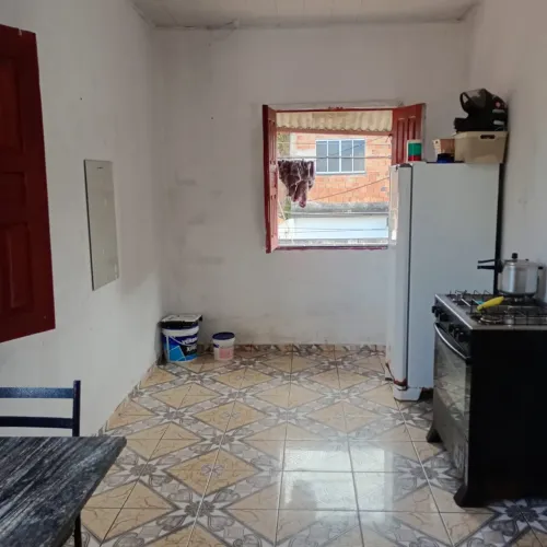 Apartamento( kit net) 650 incluso a água.