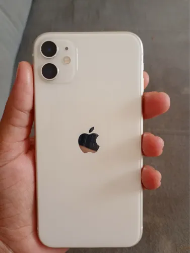 iPhone 11 64GB 900,00