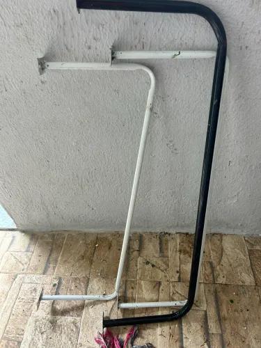 Manequim e arara