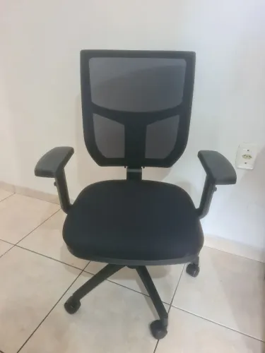Cadeira escritório ergonômica - Nova