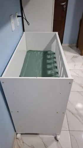 Vendo Mini berço 3 em 1, praticamente novo, não faço entrega