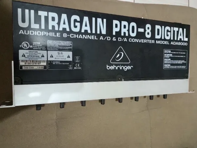 Behringer Ultragain Pro-8 Digital Conversor Ada8000