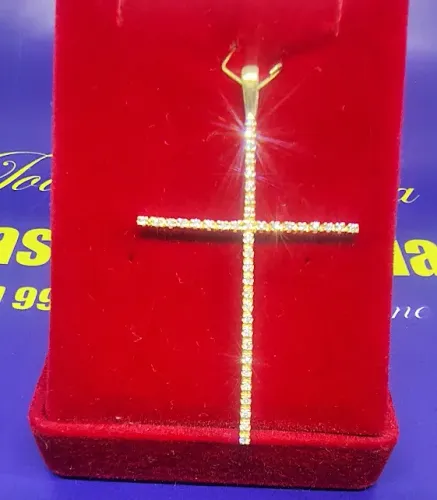 Pingente Diamantes Cruz Relíquia Ouro 18 Kilates Peso 2.90 Gramas 48 x 2.90 mm Maciço 