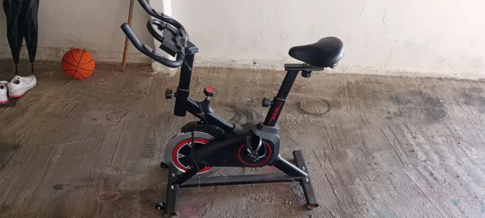 Bike ergométrica usada em boas condições