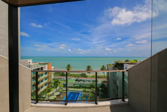 VENDE - Cobertura duplex com 138m², frente mar, 2 quartos/suíte, bh. social, 2 vagas - Cab