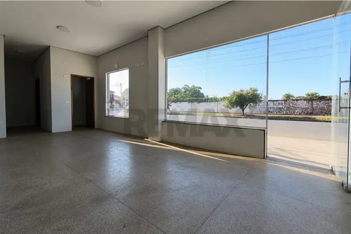 "Invista em Espaço Comercial no Jardim Novo Aeroporto"