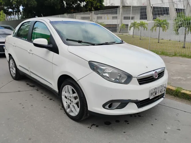 Fiat Grand Siena Essence Dual. 1.6 Flex 16V 2015