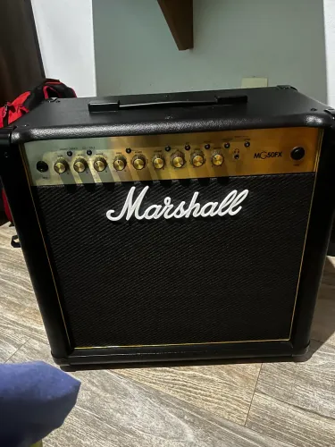Amplificador Marshall 50fx gold 