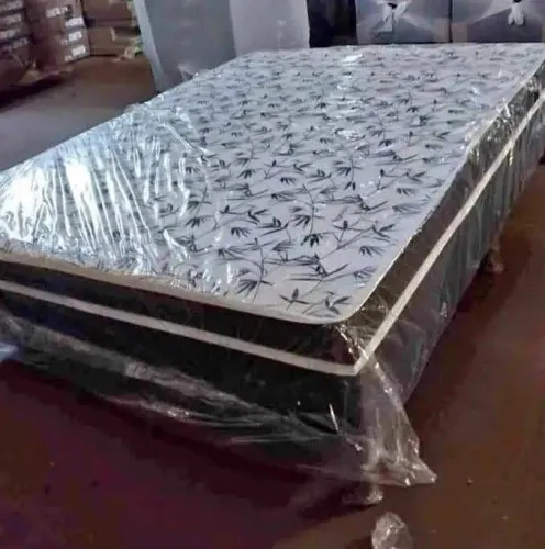 Cama box acoplada casal com 6 cm de espuma nova na promoção