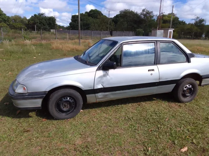 Chevrolet Monza Classic SE 2.0 /mpfi E EFI 2P E 4P 1991