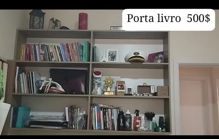 Porta livros para parede