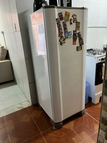 Geladeira semi nova
