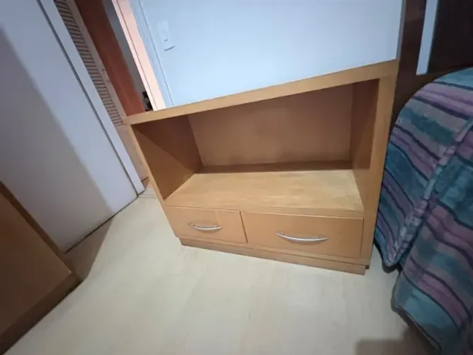 Rack / criado em madeira 2 gavetas com vão para TV ou aparador