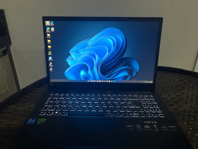 Acer nitro V15 placa de vídeo RTX 4050 i5 512 gb 144hz