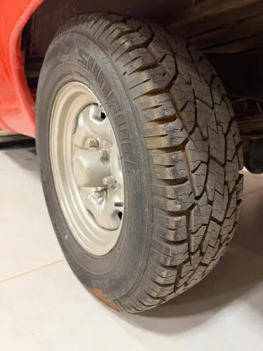 Jogo de roda e pneus - chevrolet D-20 e outros 