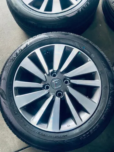 Jogo de roda aro 15 Honda City original zera mais pneu 185/60/15 Dunlop zero