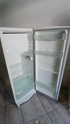 ?Geladeira Consul 250L Branca - Gelando Muito / Muito Conservada