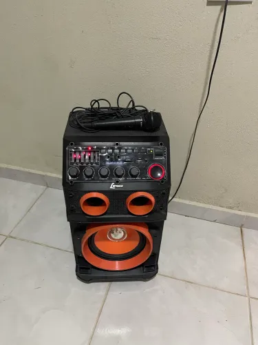 Vendo Caixa de Som C/Rodinhas, Microfone, Bluetooth e Entrada Para Guitarra 