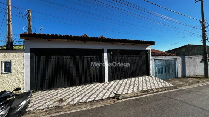 Casa com 3 dormitórios para alugar, 352 m² por R$ 4.233,76/mês - Vila Angelica - Sorocaba/